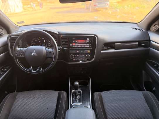 2018 MITSUBISHI OUTLANDER 7places image 8