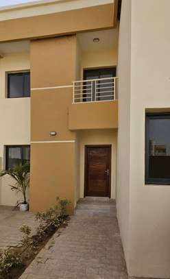Villa à vendre F4 à Zac Mbao Cite Khalifa image 1