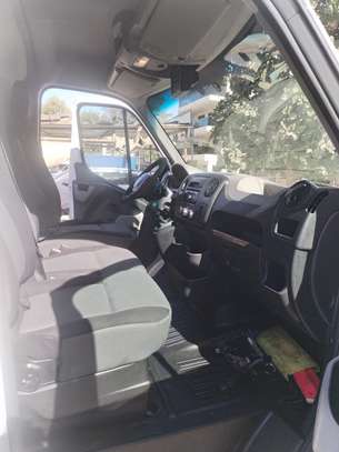 Renault master image 5