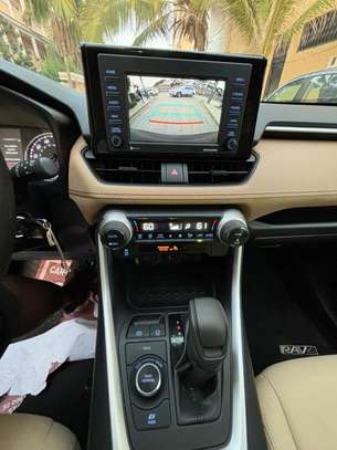 Toyota Rav4 XLE hybride 2022 image 6