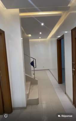 UNE VILLA WN DUPLEX image 9