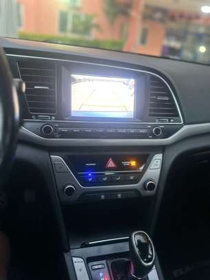 Hyundai Elantra Année 2018 image 2