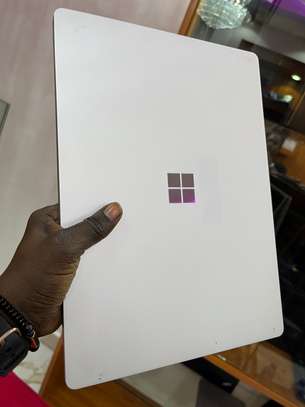 Surface laptop2 i5 7th image 1