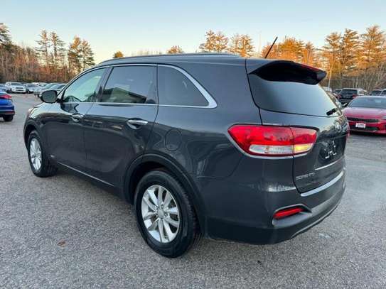 Kia Sorento 2016, LX version 4x4 image 9