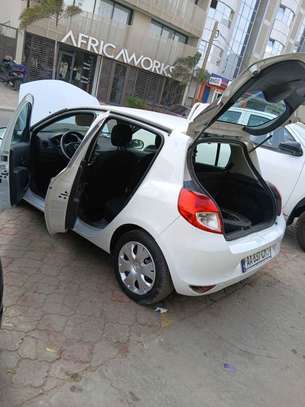 Renault clio  2013 image 2
