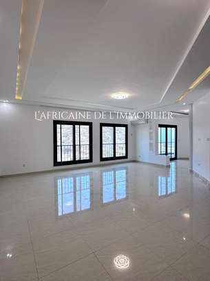 Appartement f4 avec vue/ mer sur la corniche des mamelles image 2