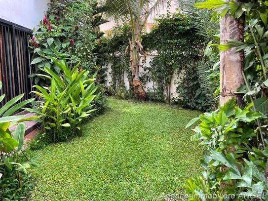 Ref_1584_PL - Villa sise Almadies à louer avec jardin image 1