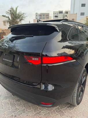 Jaguar f pace 2018 image 10