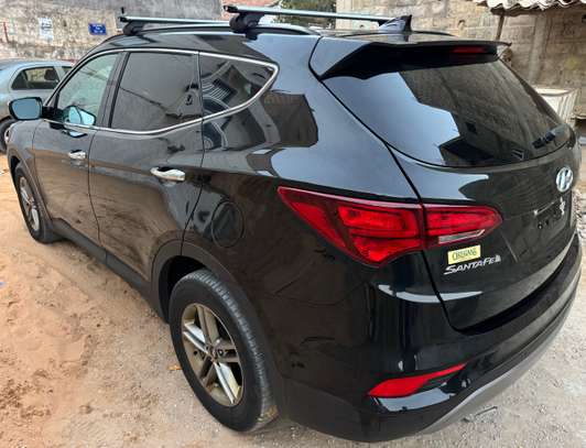 Hyundai Santafe 2017 version 4x4 image 8