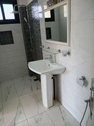 Appartement F3 aux Almadies image 4