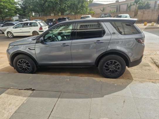 Land Rover Discovery Sport 2021 image 4