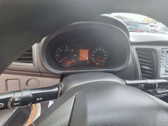 Mitsubishi L200 image 6