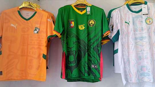 Vente de maillots et articles de sport image 4
