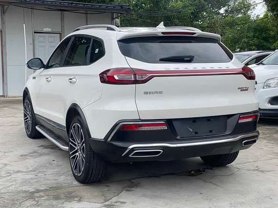 SUV blanc image 12