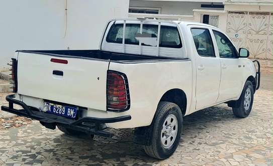 Toyota Hilux image 7
