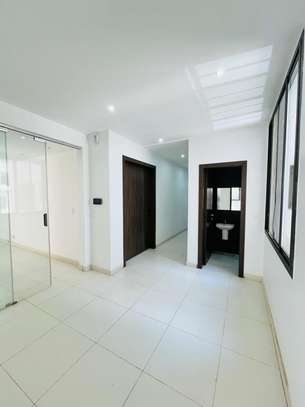 Appartement F4 avec Balcon à Louer à la Cité Keur Gorgui image 3