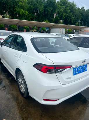 Toyota corolla image 3