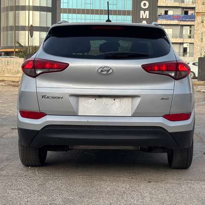 HYUNDAI TUCSON 2018 image 2
