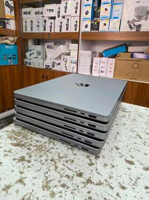 MacBook pro 14'' M1 Pro image 2