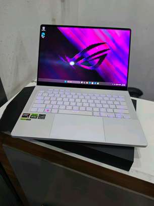 ASUS ROG ZEPHYRUS G14 GA403 image 3