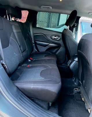 Jeep image 6