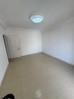 STUDIO AVEC BALCON ZONE DE CAPTAGE image 3