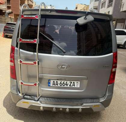 Hyundai Starex 2018 9 Places image 4