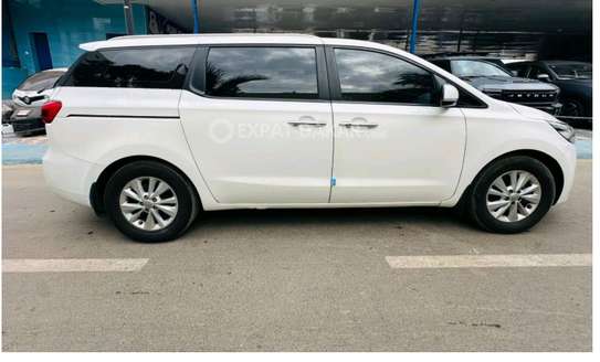 Kia carnivale 2017 image 11