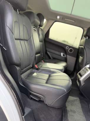 Ranger Rover sport image 8