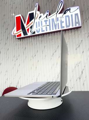Pro m1 8/512 image 3