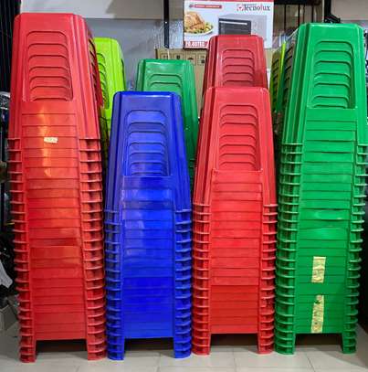 Chaise et tabouret en plastique enfants image 2