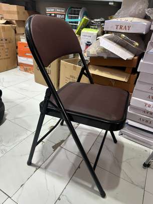 Chaise pliante noire rembourrée métal solide image 3
