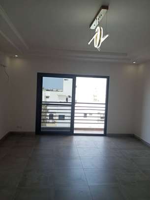 BEL APPARTEMENT F4 A LOUER A MERMOZ image 2