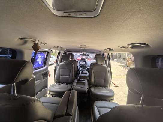 Bus Hyundai Starex 12 places  avec chauffeur image 4
