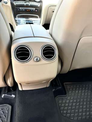 Mercedes-Benz GLC300 image 12