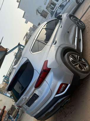 Hyundai santa fe image 4