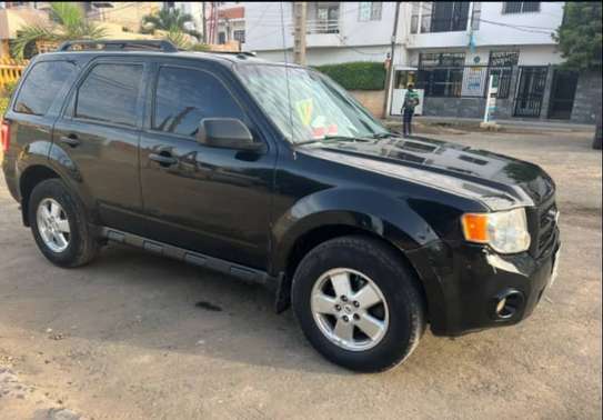 Location Ford Escape Carrée 04 Cylindres image 3