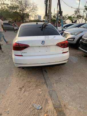 Volkswagen Passat 2018 image 6