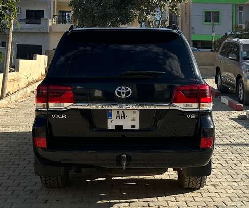 TOYOTA LAND CRUISER VX-R V8 image 2