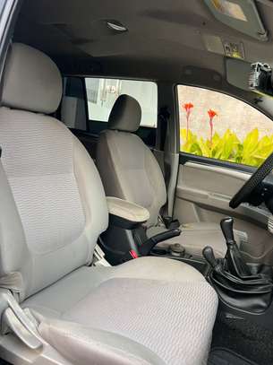 Mitsubishi pajero image 9