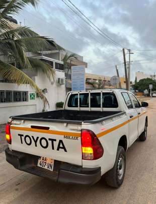 Location pick-up Toyota Hilux nouveau modèle by cfao image 1