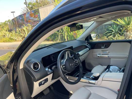 Mercedes GLB -GLE image 4