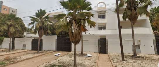 3 VILLAS DE GRAND STANDING R+2 A LOUER image 2
