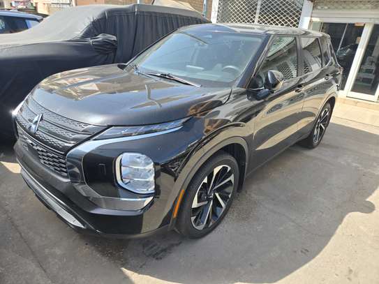 Mitsubishi outlander image 1