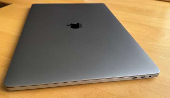 MACBOOK PRO 16 POUCE 2019 i7 6coeurs image 3
