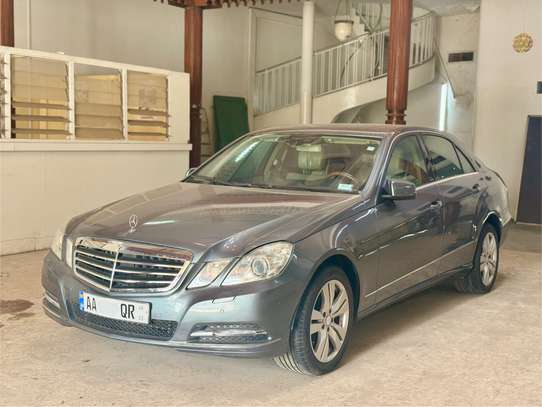 Mercedes E350 Elegance image 1
