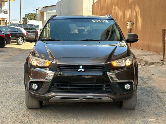 Mitsubishi outlander image 1