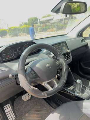 PEUGEOT 2008 image 7