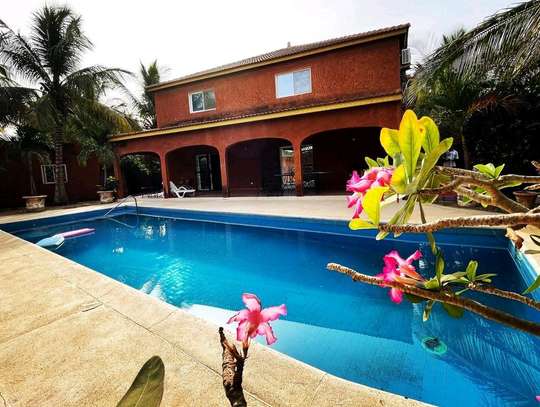 Villa en titre foncier à vendre à Mbour image 1