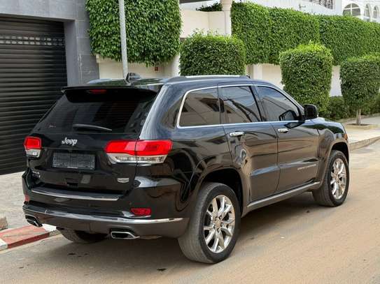Jeep Grand Cherokee image 8